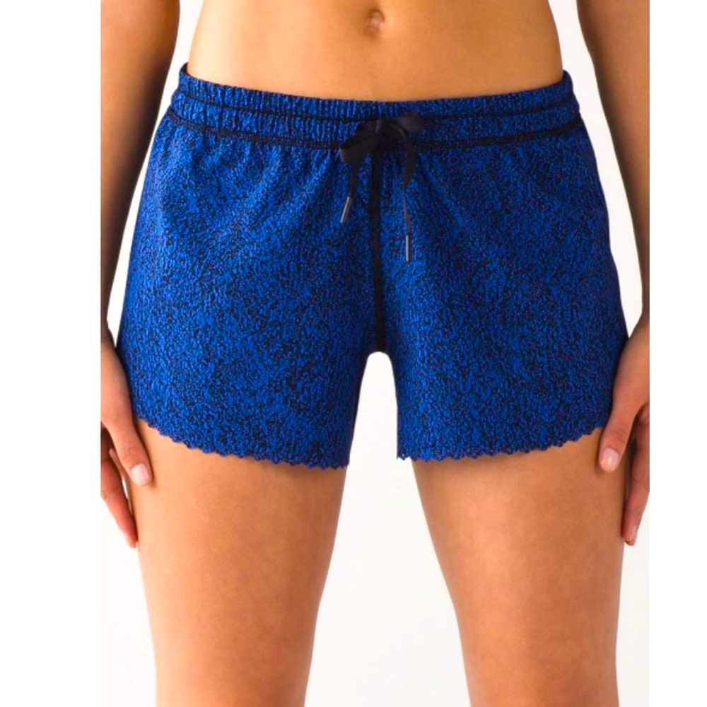 Lululemon Hit It Short Size 12, 3.5” inseam - Circuit Cerulean
